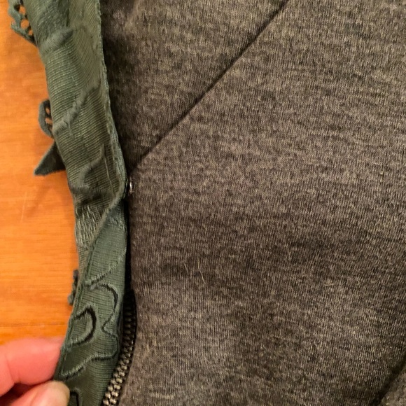 Michaa Korean XS Forest Green Textured Flower Front Grey Solid Back Metal Zip - Picture 6 of 10